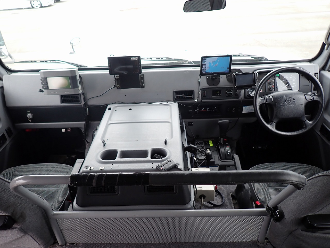 TOYOTA Megacruiser