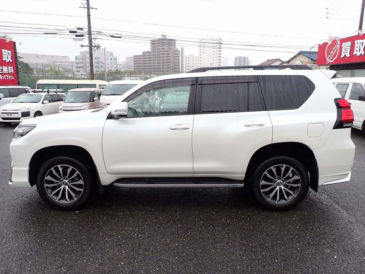 TOYOTA Land Cruiser Prado