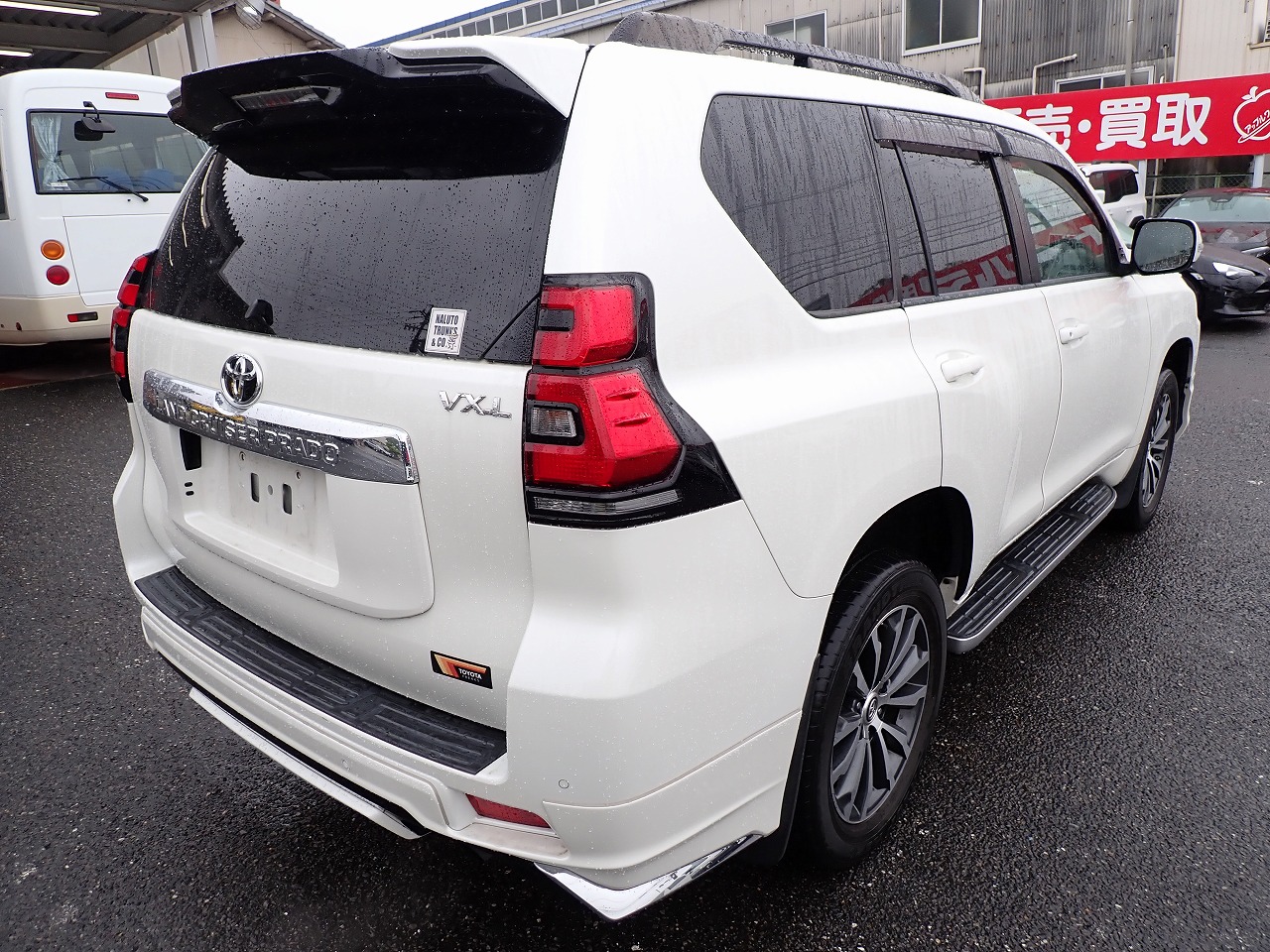 TOYOTA Land Cruiser Prado