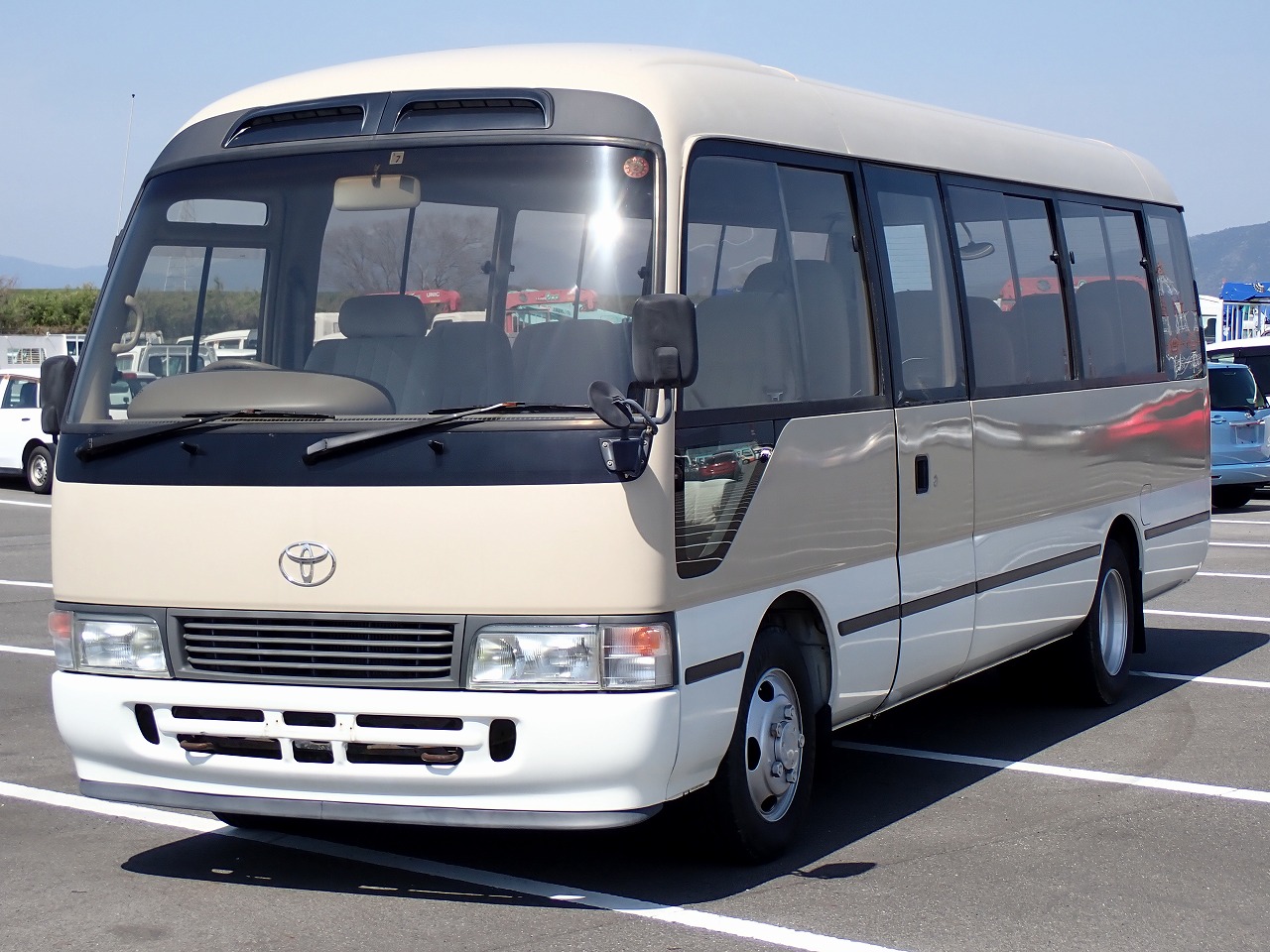 TOYOTA Coaster