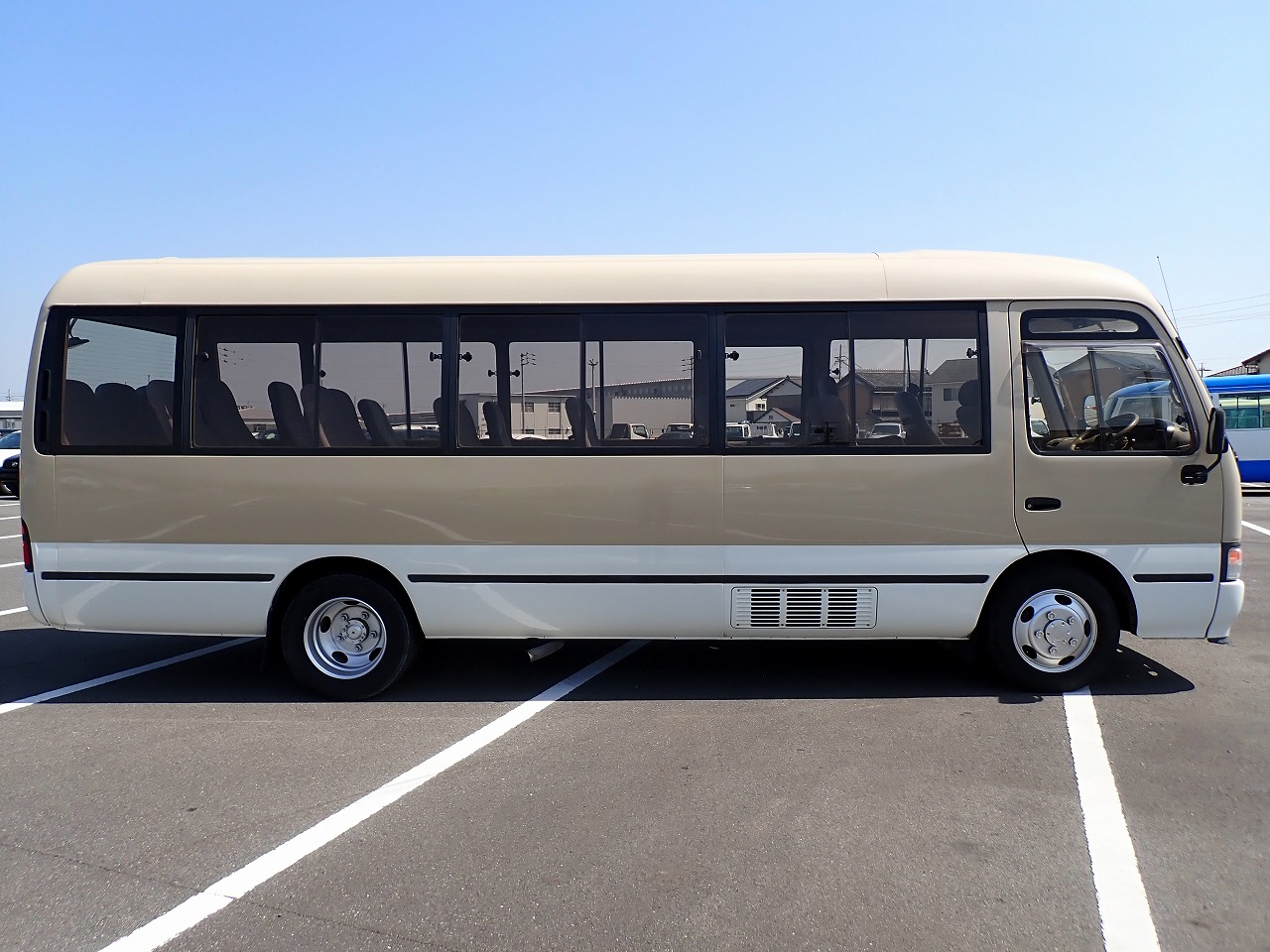 TOYOTA Coaster