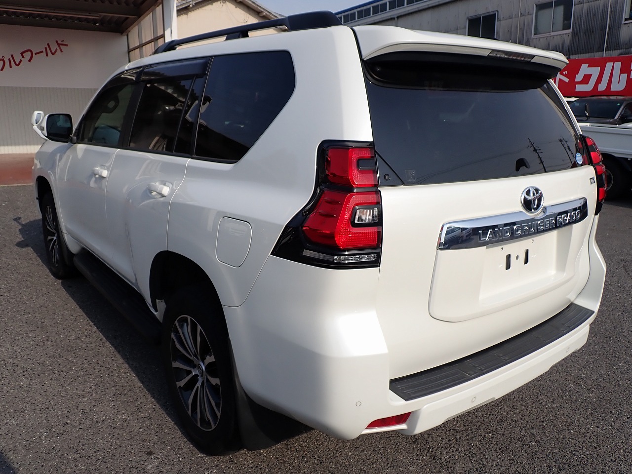 TOYOTA Land Cruiser Prado
