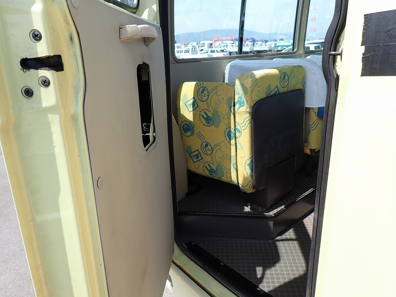 NISSAN Civilian Bus