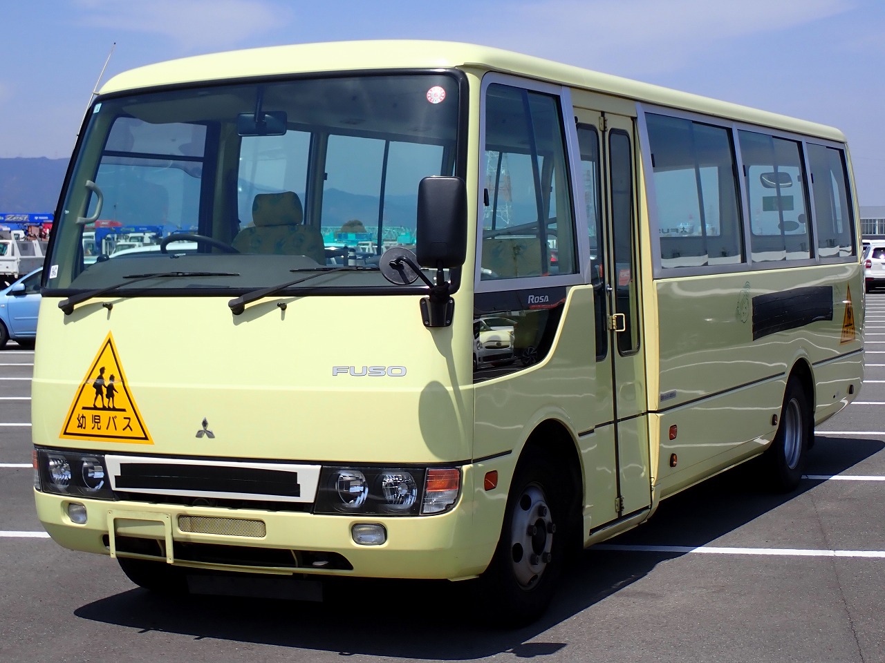 MITSUBISHI Rosa