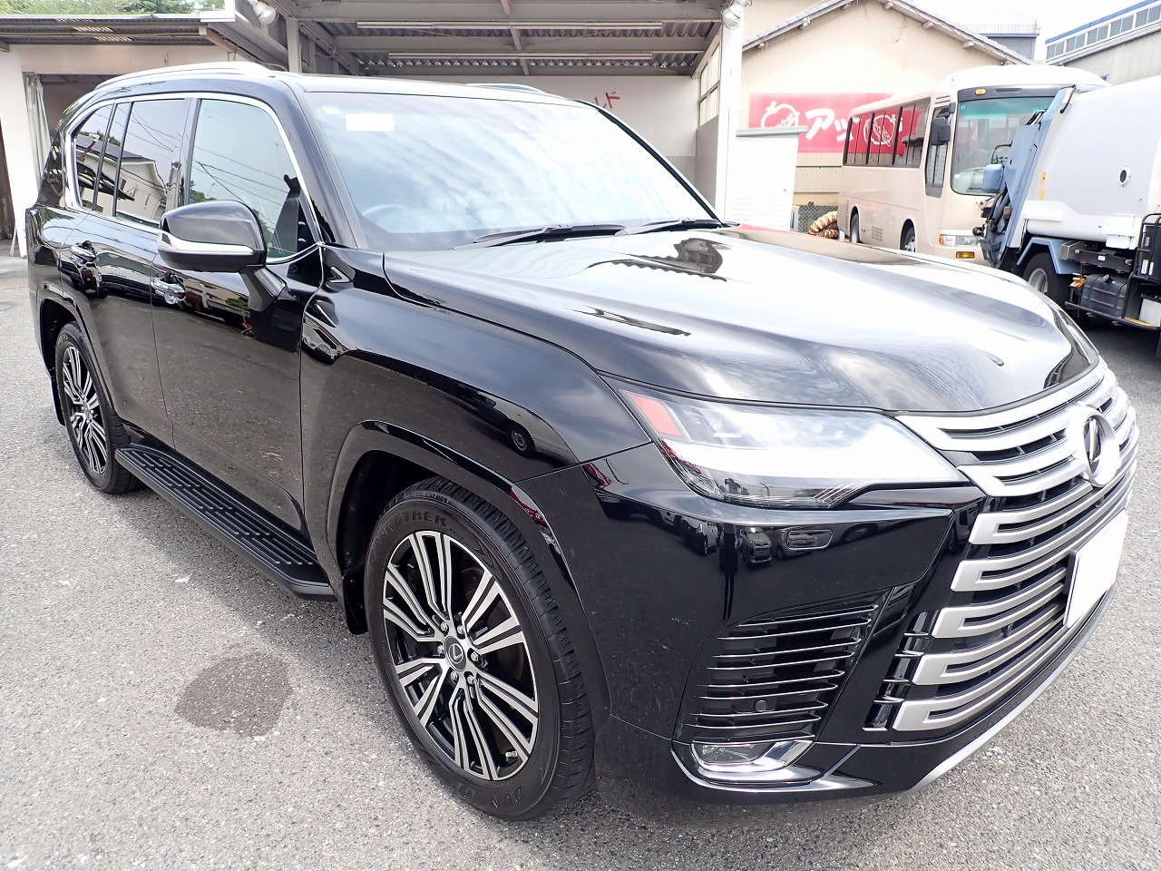LEXUS LX