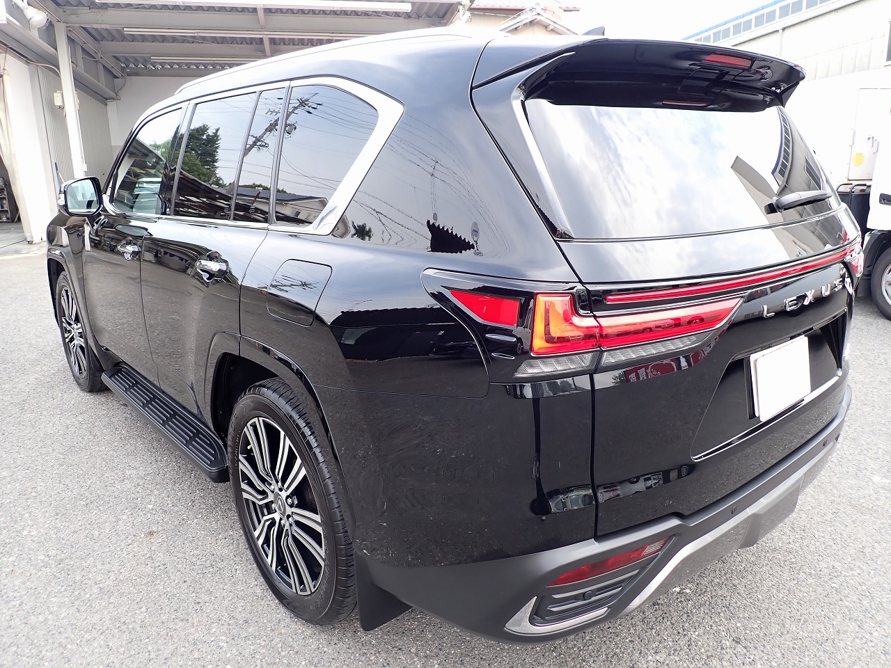LEXUS LX