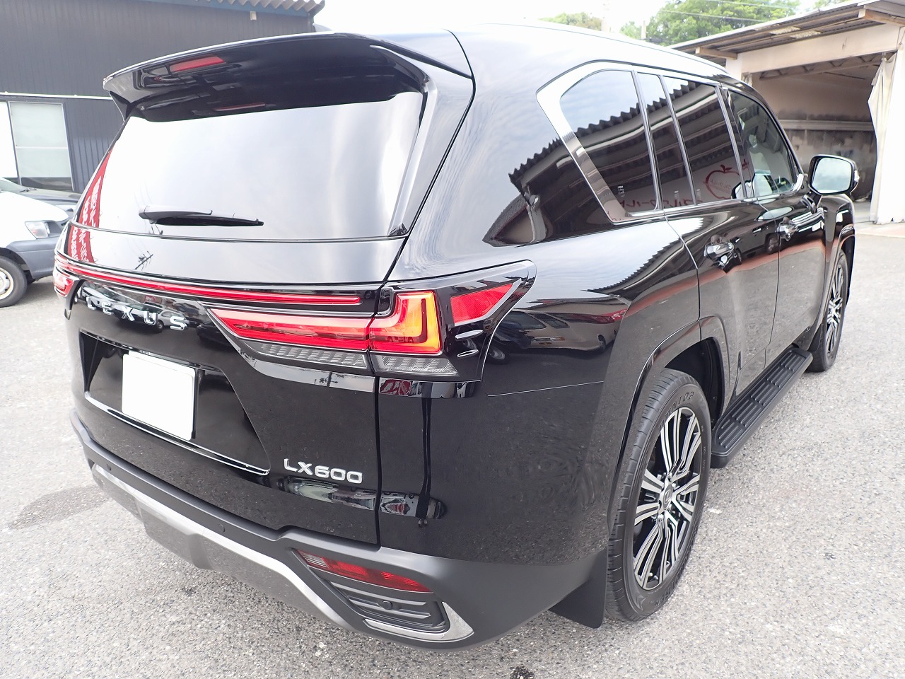 LEXUS LX