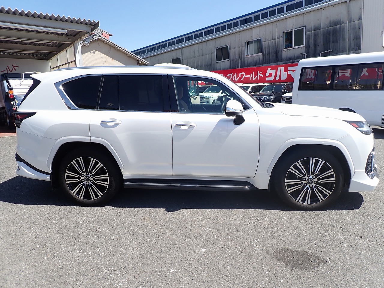LEXUS LX