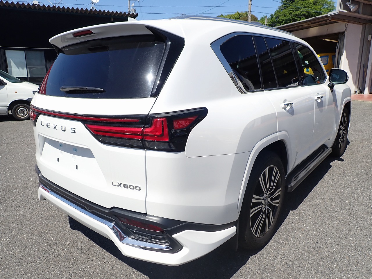 LEXUS LX