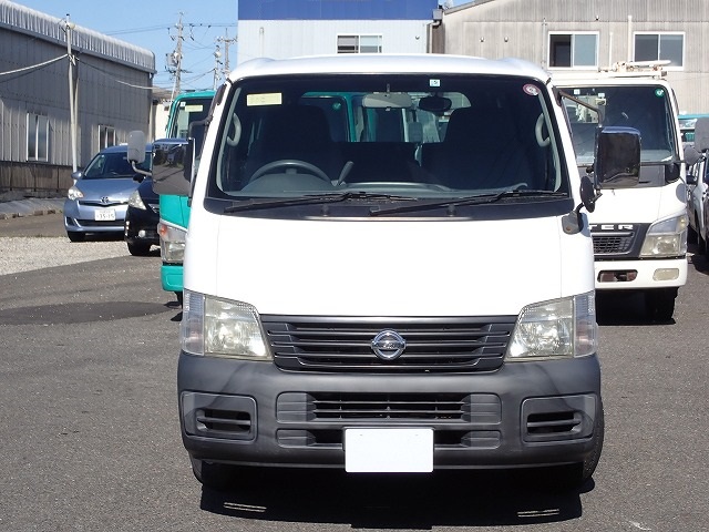 NISSAN Caravan Coach