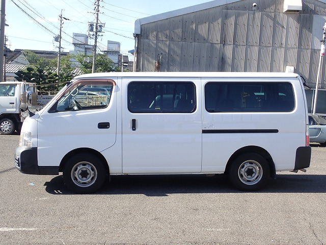 NISSAN Caravan Coach