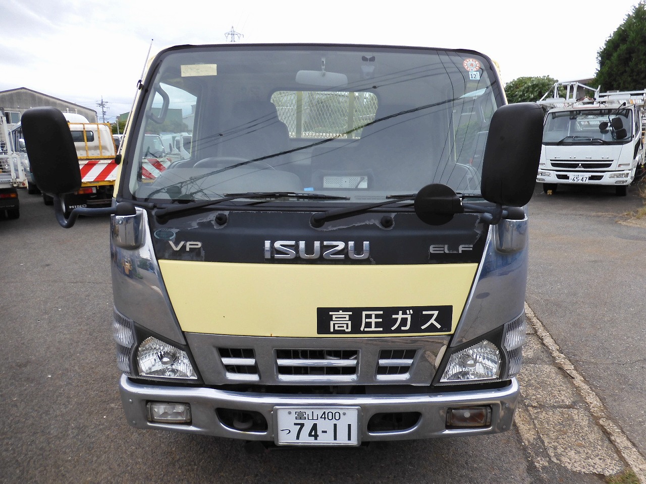 ISUZU Elf Truck