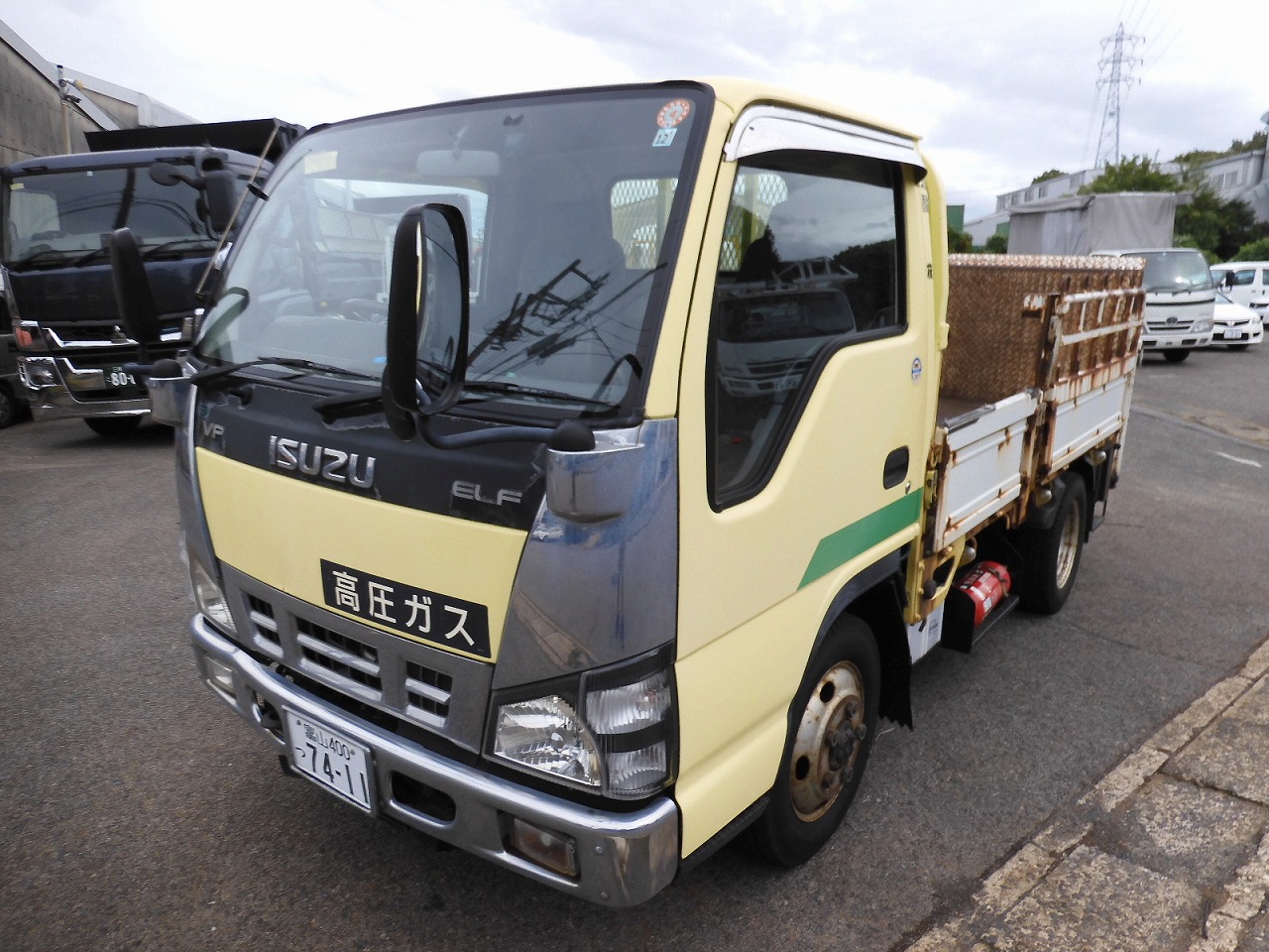 ISUZU Elf Truck