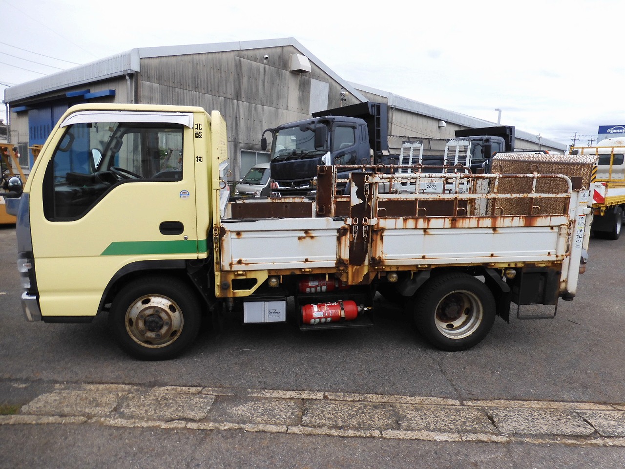 ISUZU Elf Truck