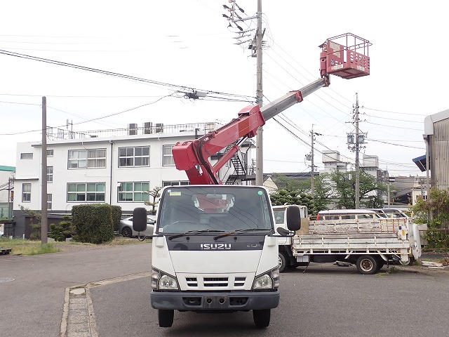 ISUZU Elf Truck