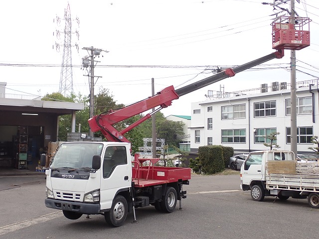ISUZU Elf Truck
