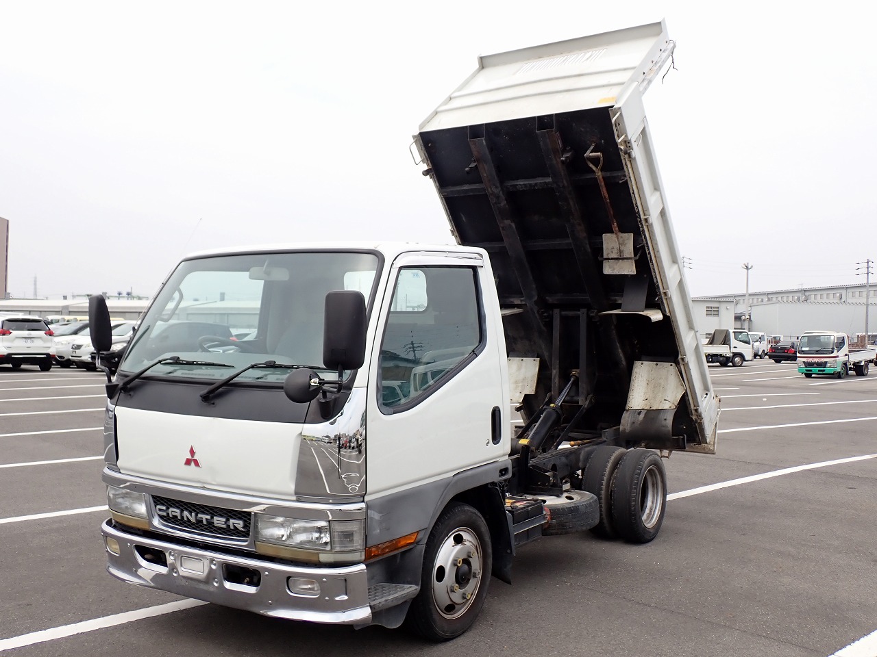 MITSUBISHI Canter