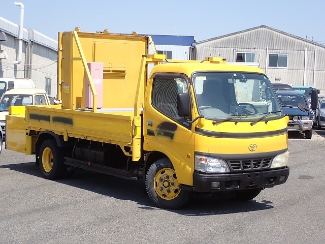 TOYOTA Dyna Truck