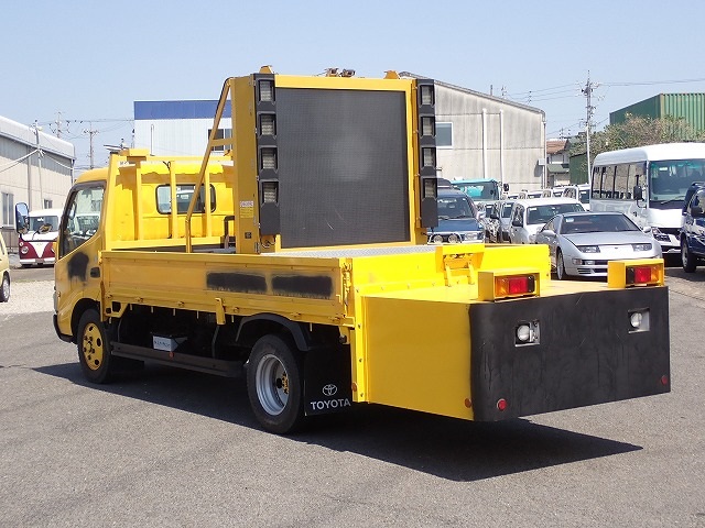 TOYOTA Dyna Truck