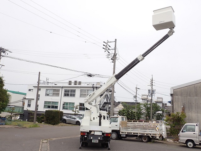 MITSUBISHI Canter
