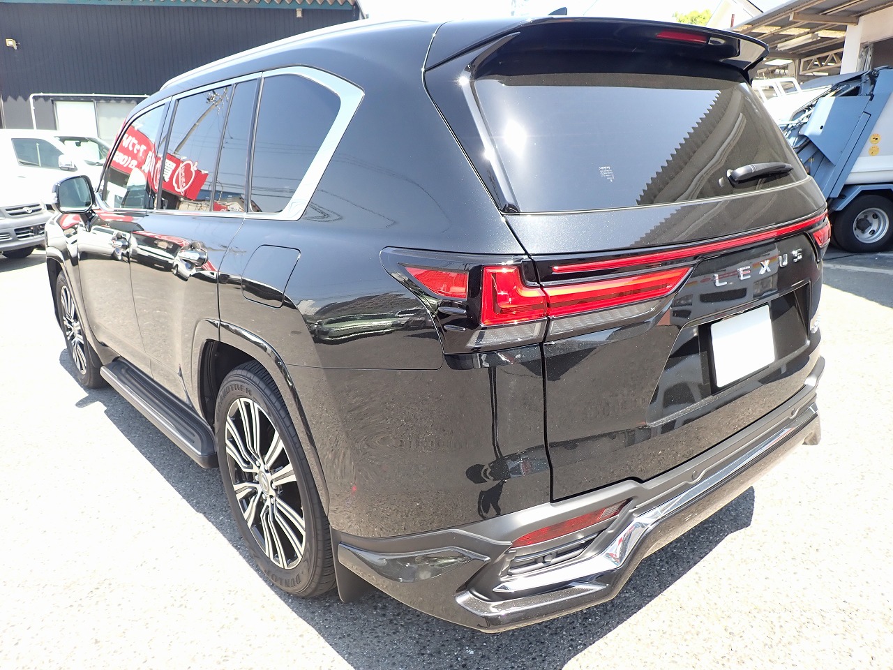 LEXUS LX