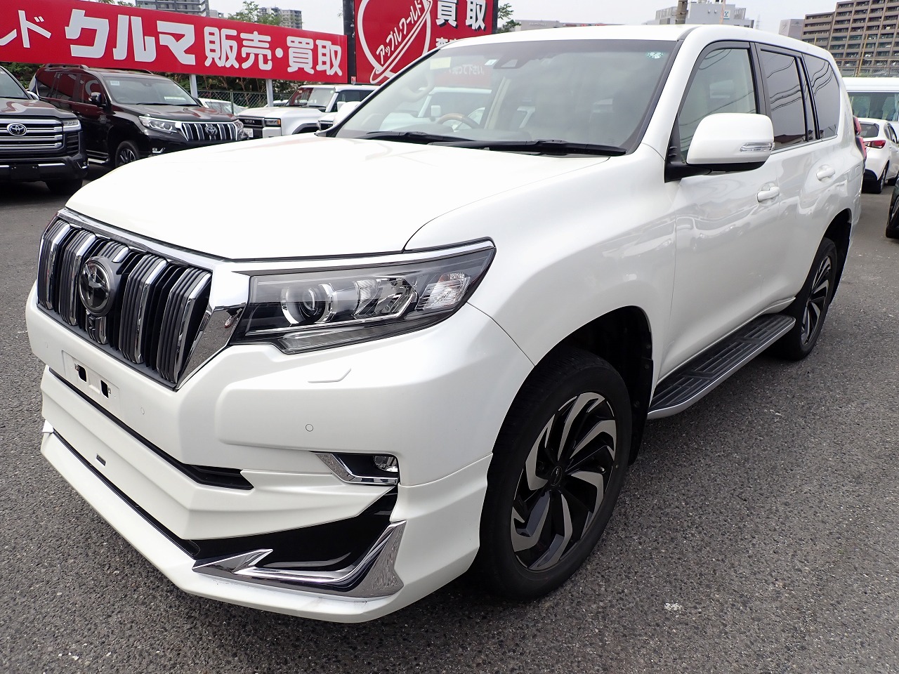 TOYOTA Land Cruiser Prado