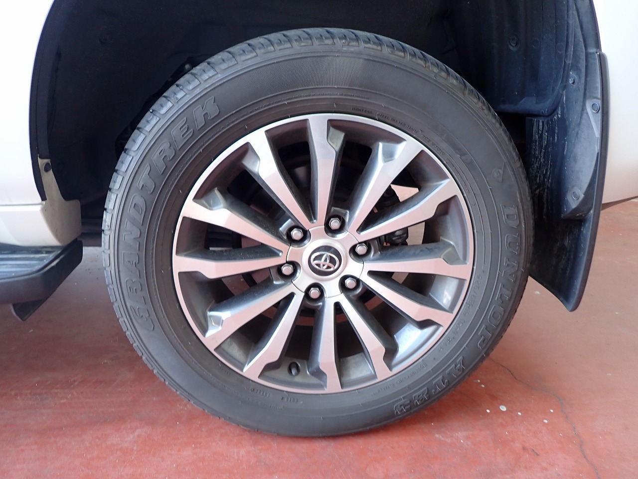 TOYOTA Land Cruiser Prado