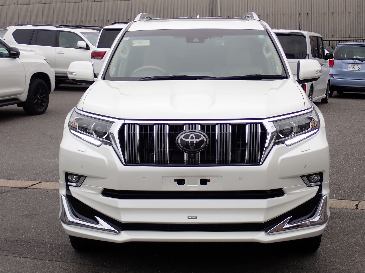 TOYOTA Land Cruiser Prado