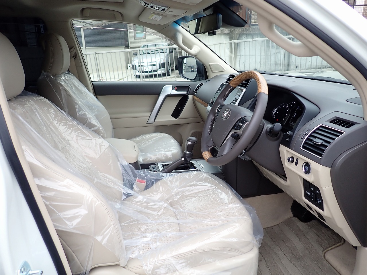 TOYOTA Land Cruiser Prado