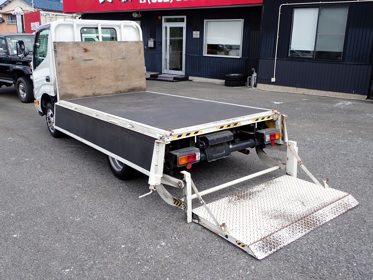 TOYOTA Dyna Truck