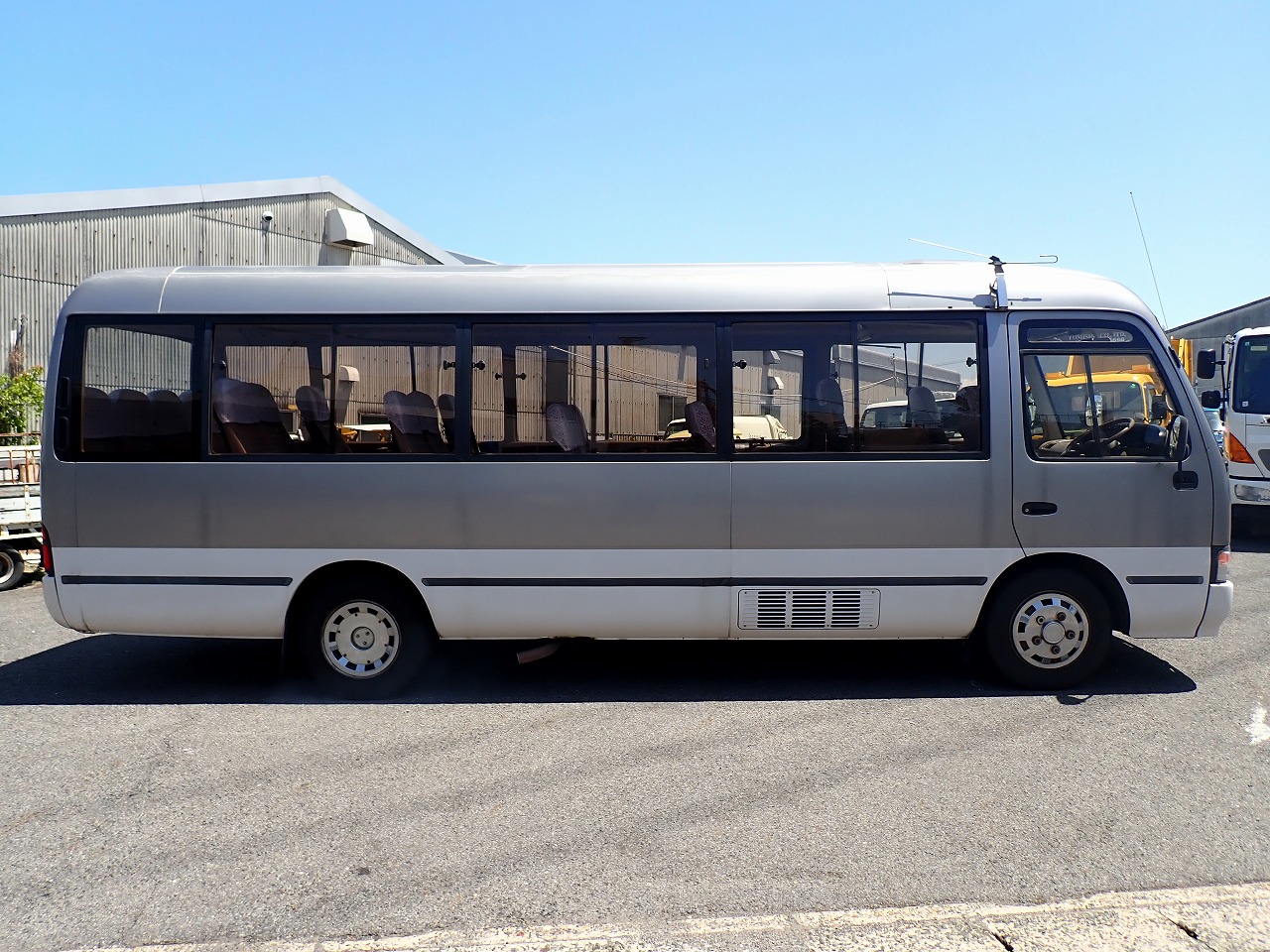 TOYOTA Coaster