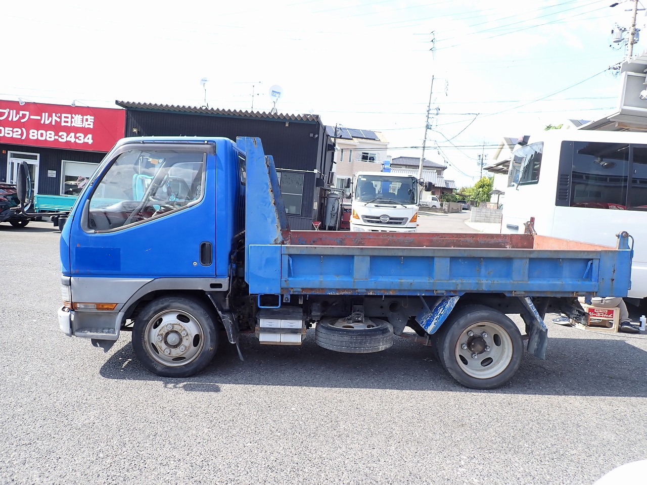 MITSUBISHI Canter