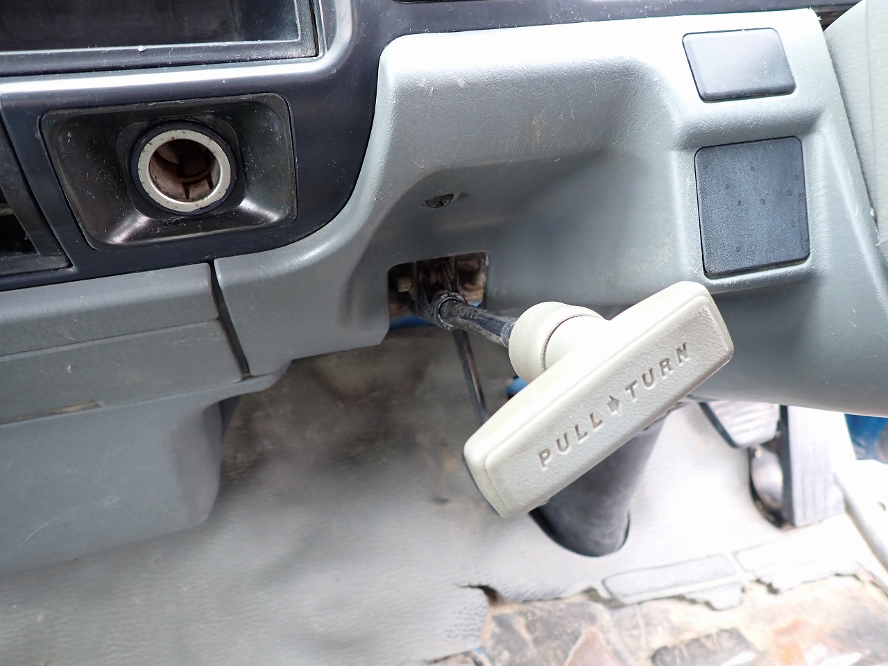 MITSUBISHI Canter