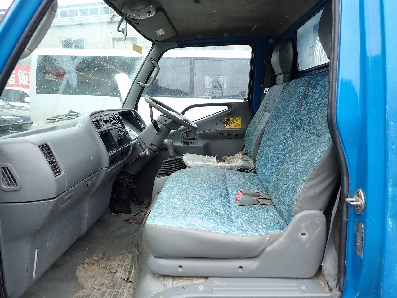 MITSUBISHI Canter