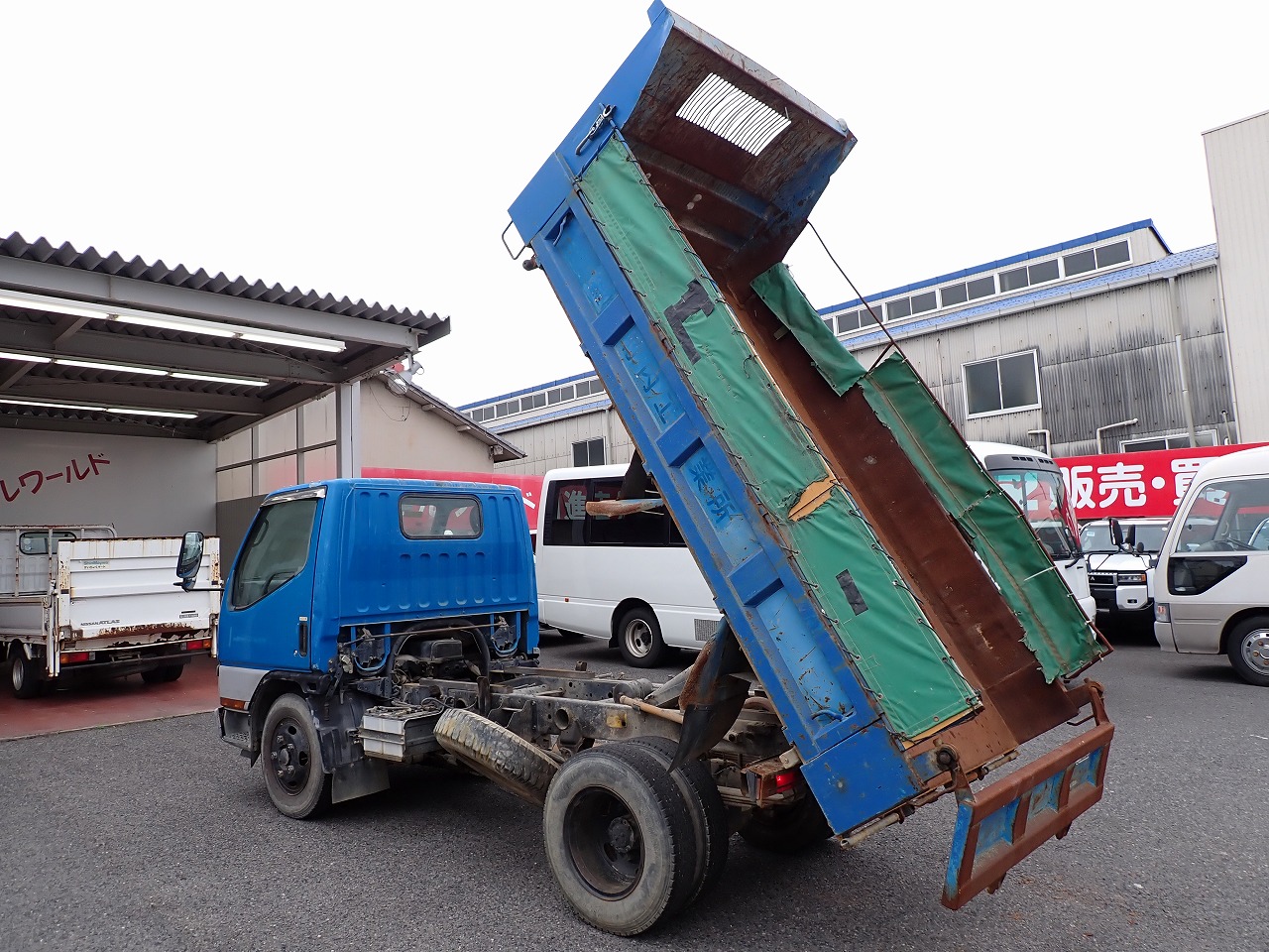 MITSUBISHI Canter