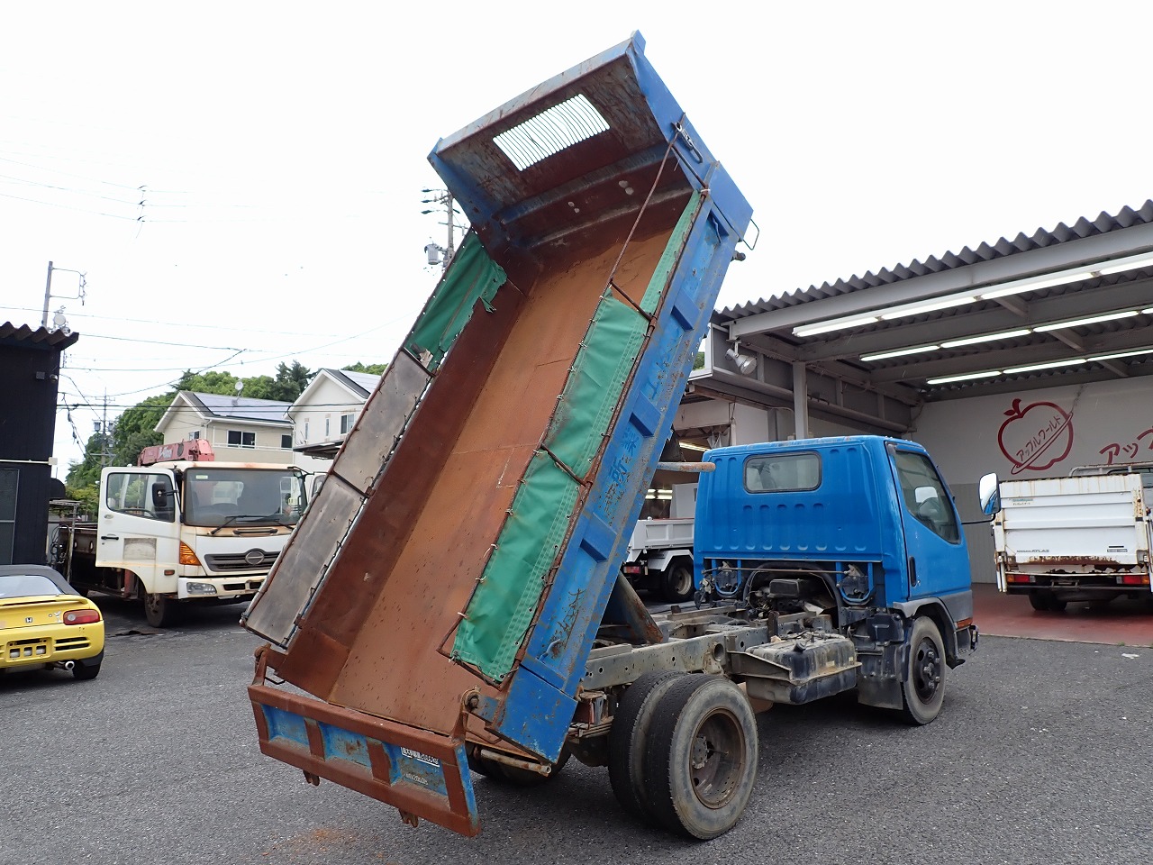 MITSUBISHI Canter
