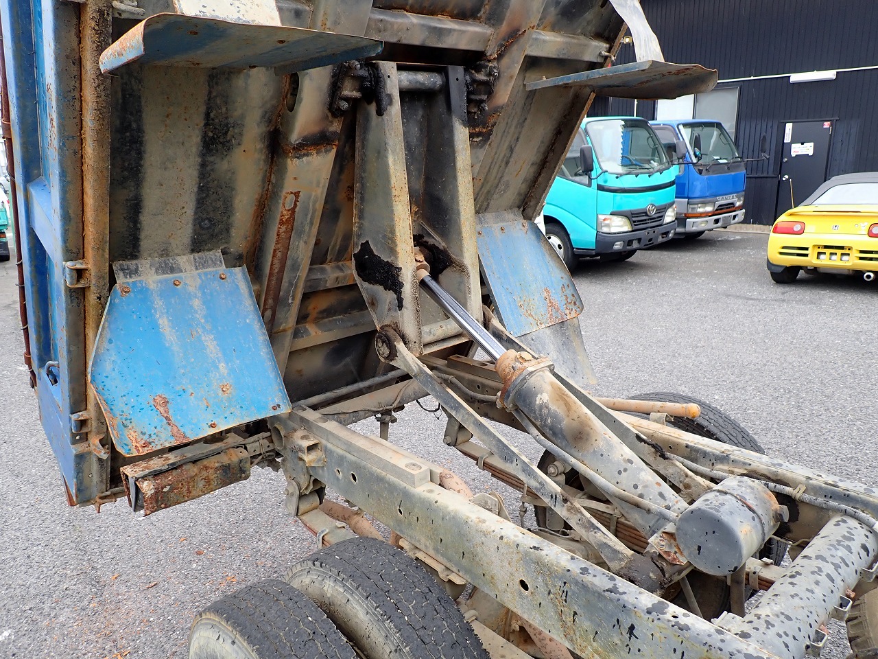 MITSUBISHI Canter