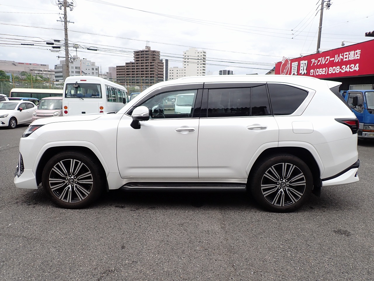 LEXUS LX