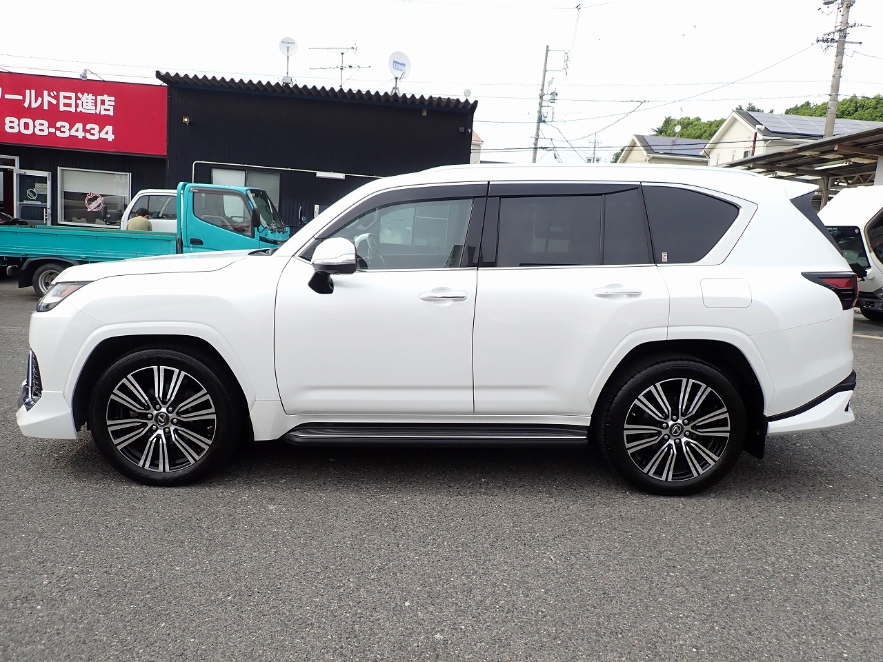 LEXUS LX