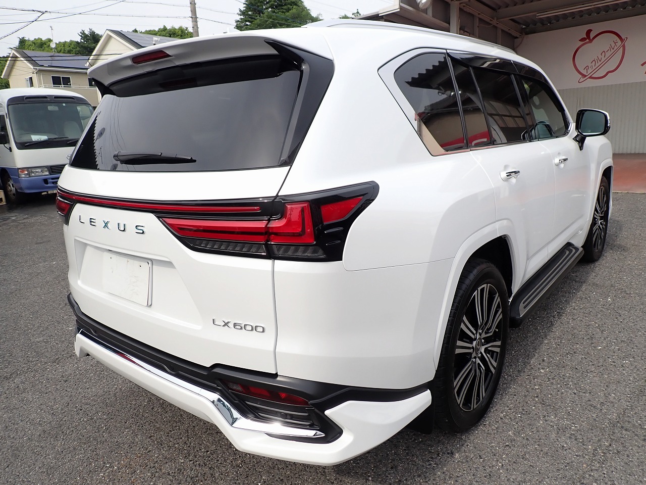 LEXUS LX