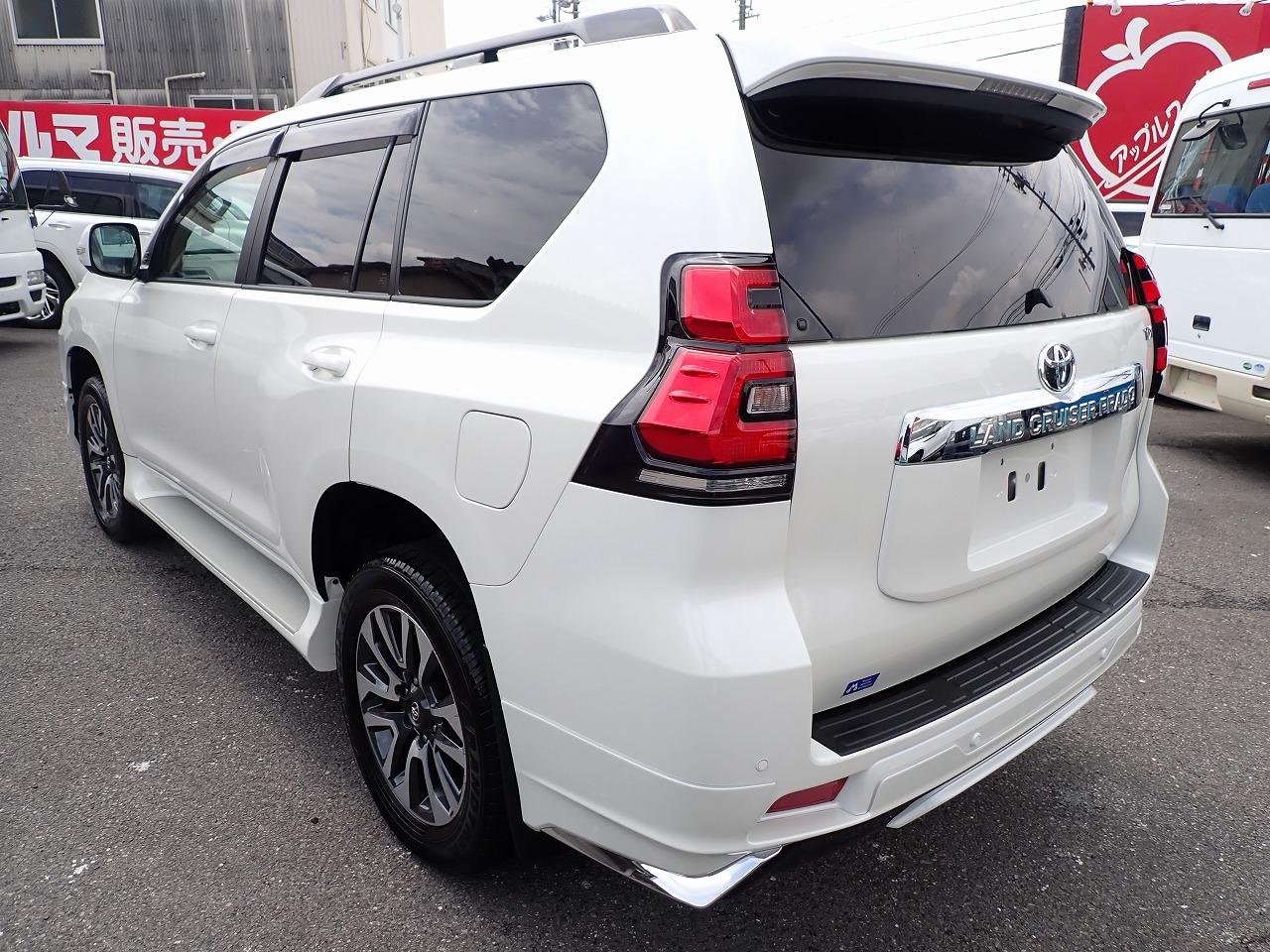 TOYOTA Land Cruiser Prado