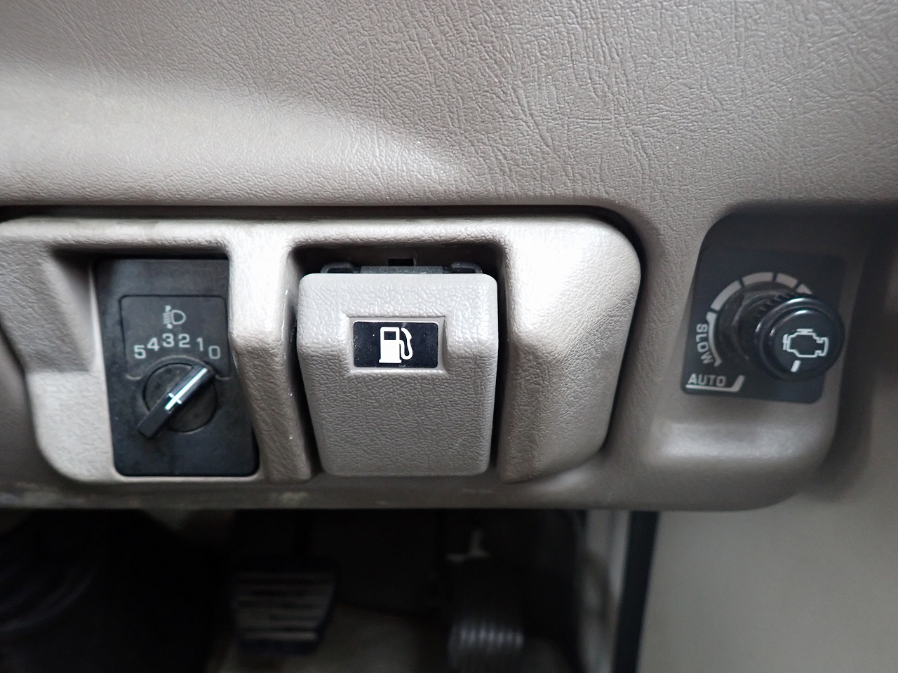MITSUBISHI Rosa