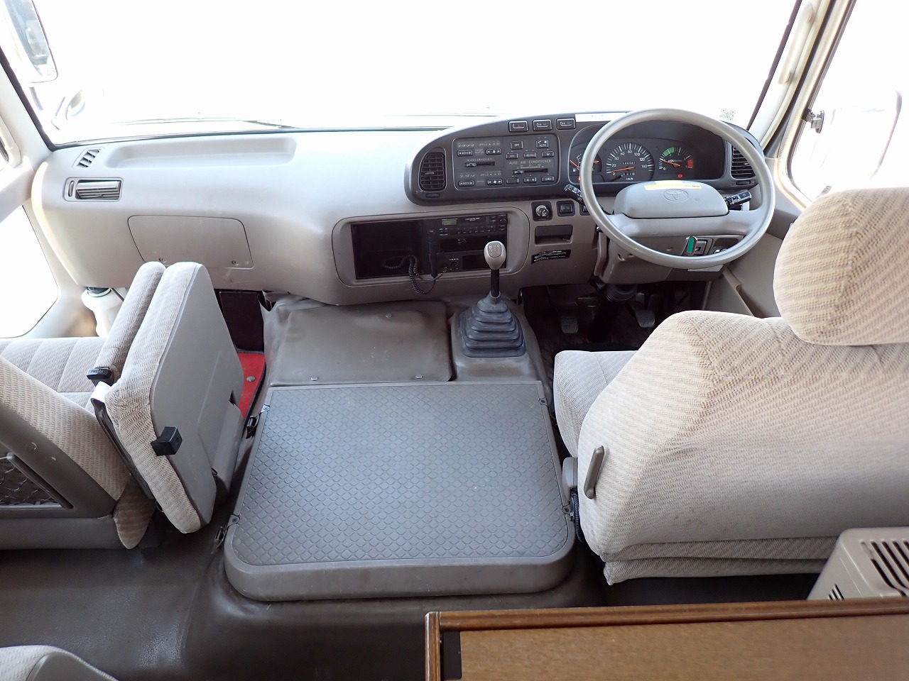 TOYOTA Coaster