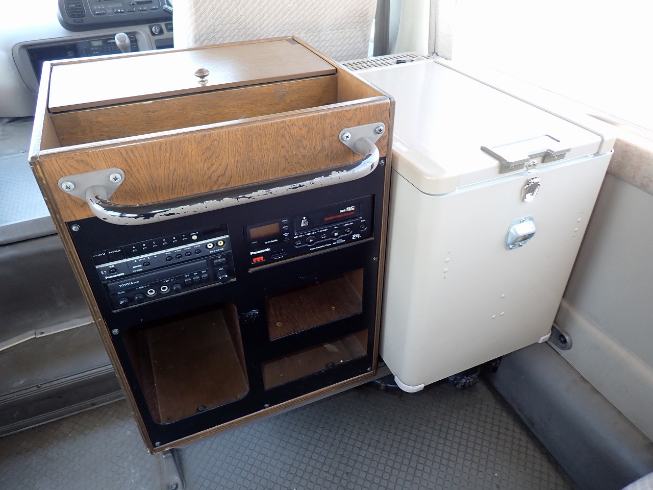 TOYOTA Coaster