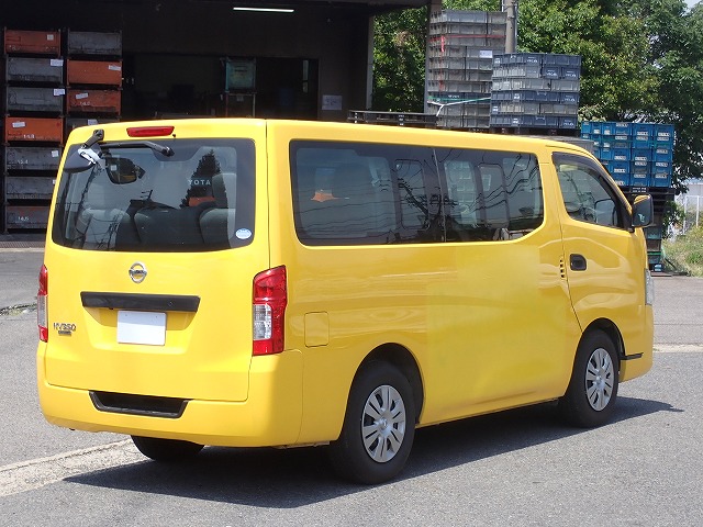 NISSAN NV 350 CARAVAN