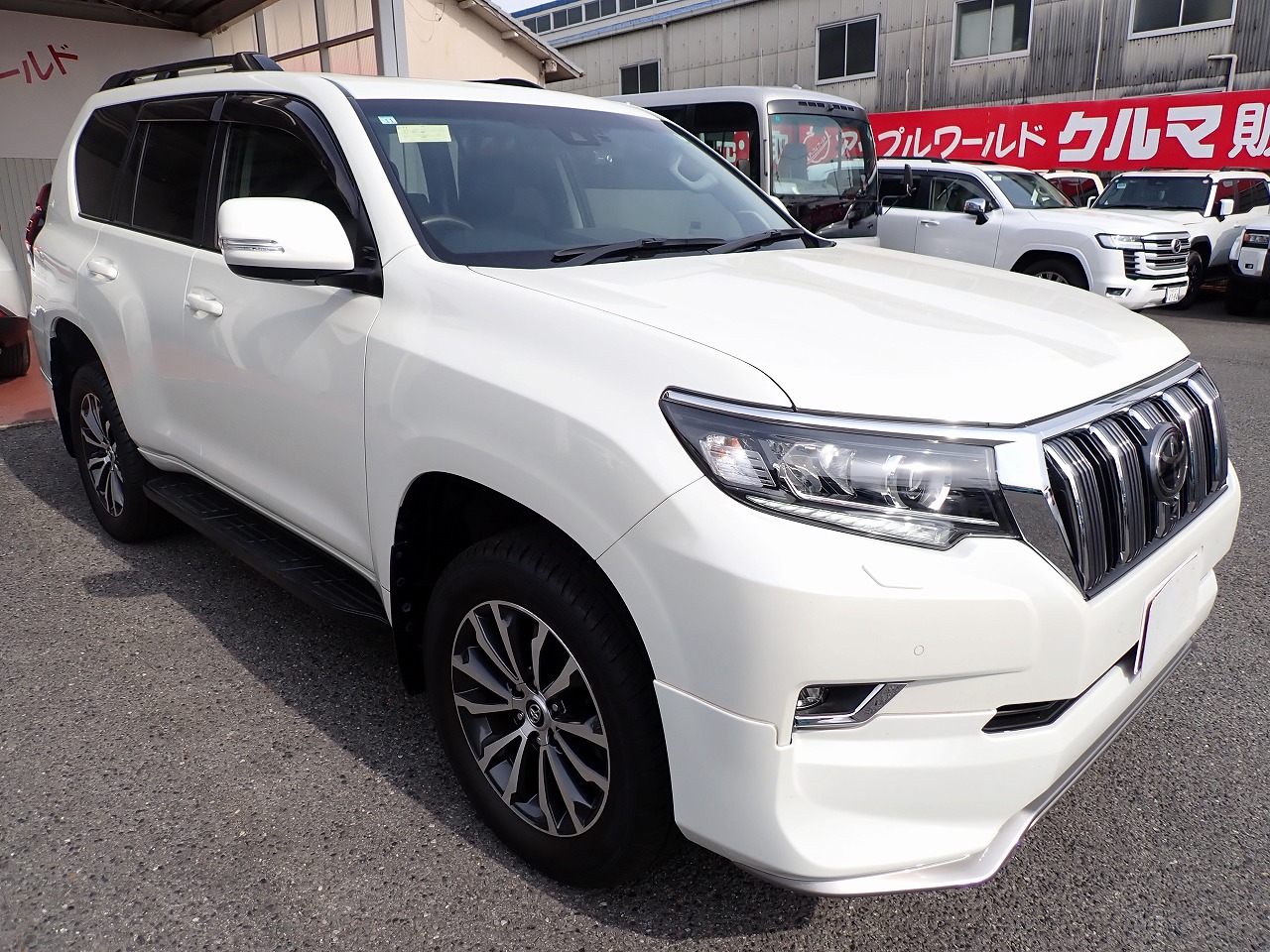 TOYOTA Land Cruiser Prado
