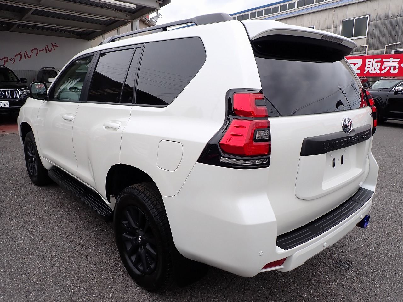 TOYOTA Land Cruiser Prado