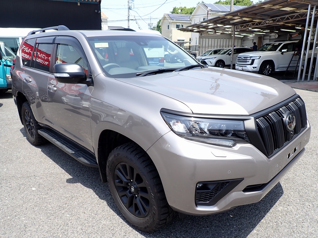 TOYOTA Land Cruiser Prado