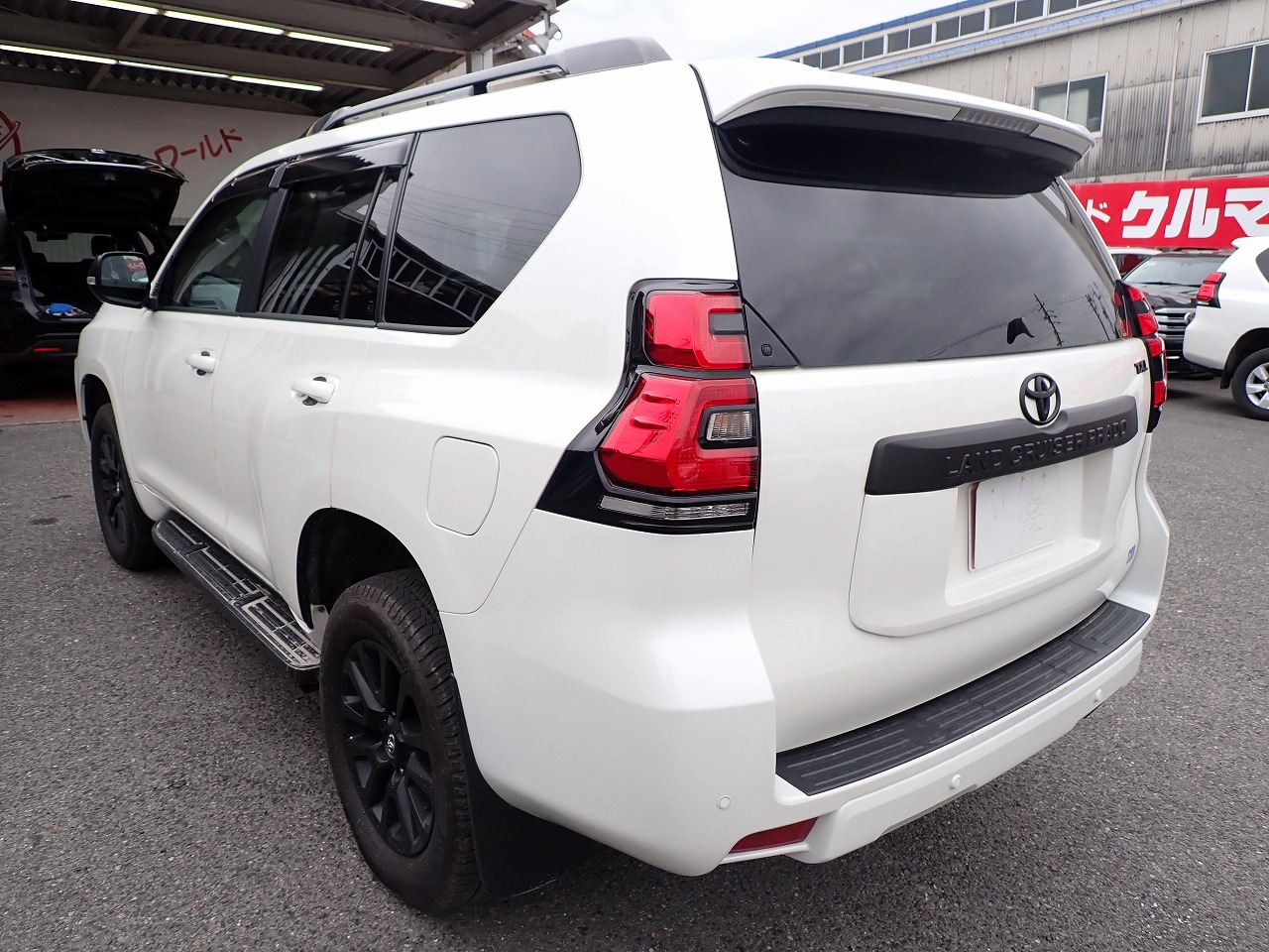 TOYOTA Land Cruiser Prado
