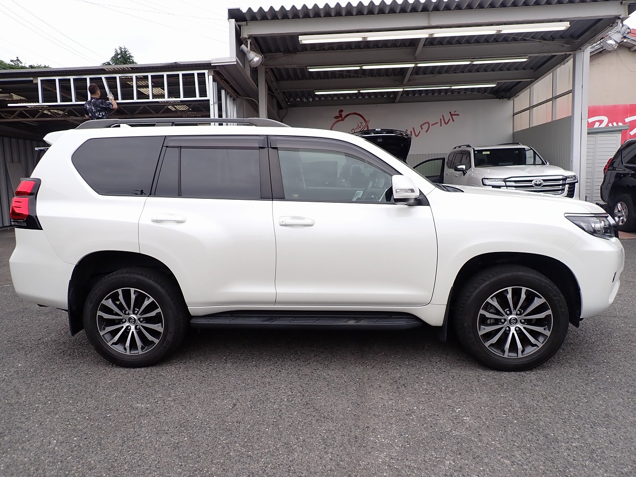 TOYOTA Land Cruiser Prado